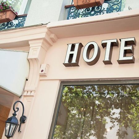 Hotel Des Pyrenees - Entre Bastille Et Nation Paris Exterior photo