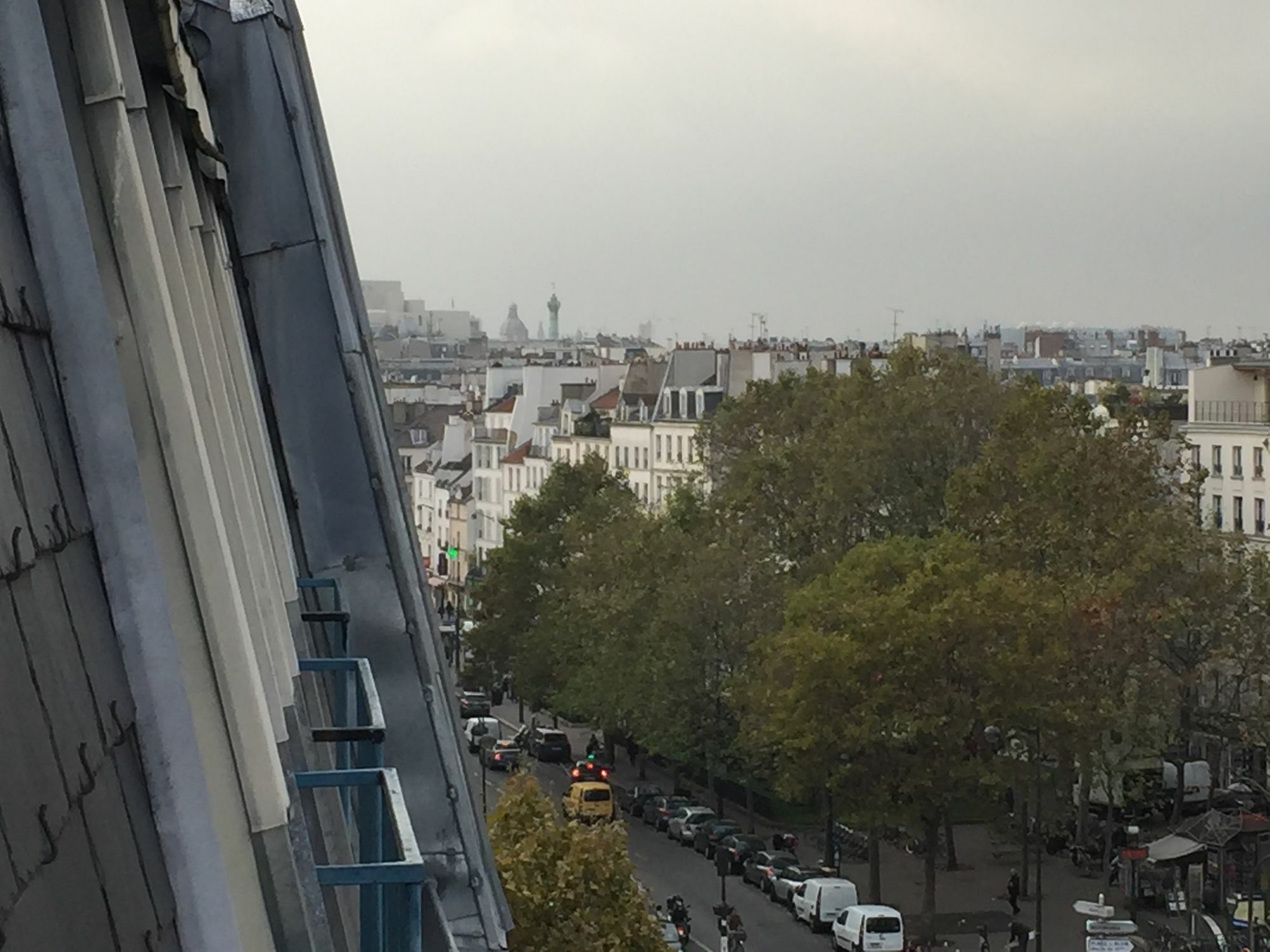 Hotel Des Pyrenees - Entre Bastille Et Nation Paris Exterior photo